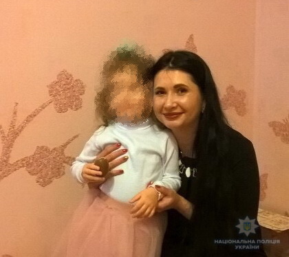 Поліцейські розшукують 31-річну жительку Ужгорода. Маруська Тетяна Василівна пішла з дому і по теперішній час не повернулася.
