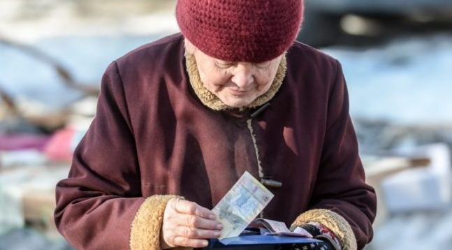 Уряд України планує презентувати нові програми щодо підвищення пенсії для тих людей, які мають великий стаж роботи.