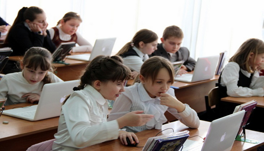 В Україні почали тестувати курс медіаграмотності для школярів, який згодом введуть в кожній школі.