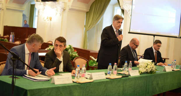 Під такою назвою конференцію влаштував у Будапешті Центр правового захисту нацменшин.