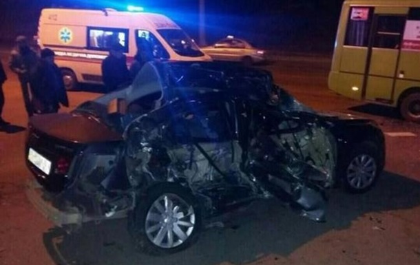 Ще семеро людей постраждали внаслідок аварії за участю маршрутки в Харкові.