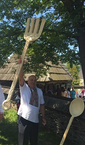 Губернатор Закарпаття кинув "збройний" виклик радикалу Ляшку / ФОТО  