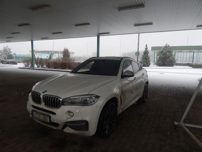 25 грудня 2016 року на КПП «Берегшурань-Астей» українець зареєструвався для виїзду з Угорщини на автомобілі марки BMW X6. 