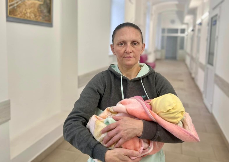 40-річна жителька Львівської області народила 11-ту дитину. Пологи проходили у Львівській обласній клінічній лікарні.