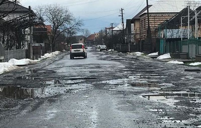 Сегодня, 17 февраля, в селе Бильки Иршавского района протестующие намерены перекрыть дорогу Иршава-Довхе, чтобы добиться ремонта дорог.