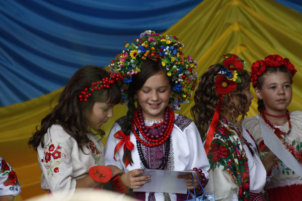Еще одно традиционное действо відбулосяу Тячеве по случаю Дня города – конкурс на лучший национальный костюм.
