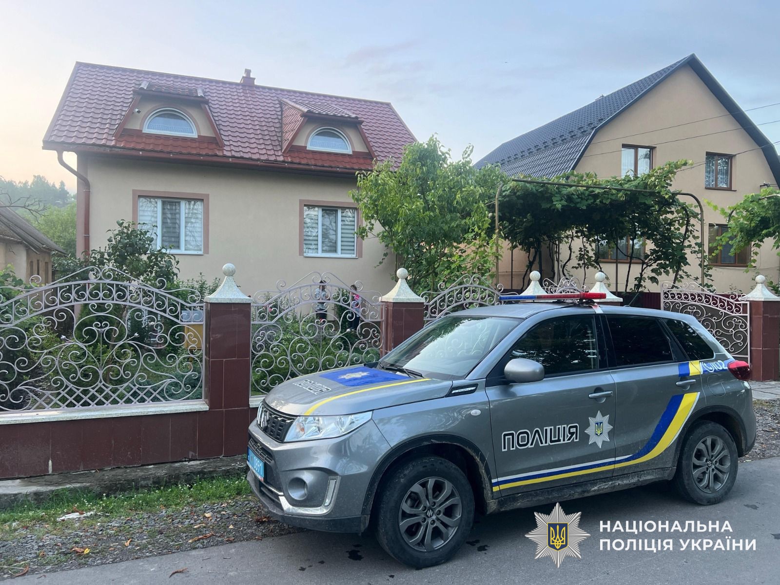 Малюнок до статті Збройний напад на Закарпатті: під час стрілянини поранили 43-річного чоловіка (ФОТО)%