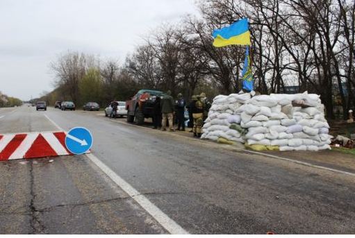 В зоне АТО мужчина на себе пытался провезти 100 тыс. грн в оккупированный Донбасс