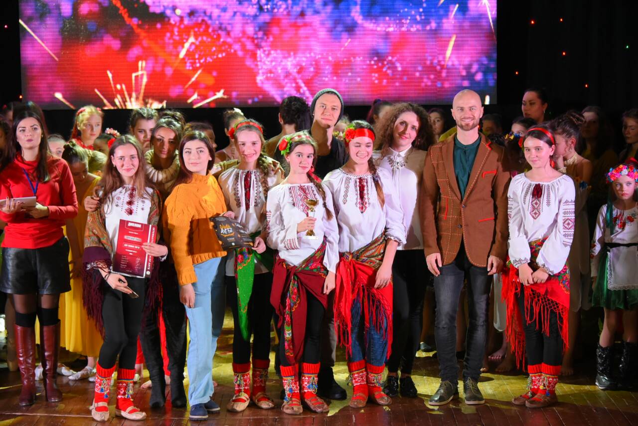 18 листопада в м.Львів проходив IV Всеукраїнський чемпіонат хореографічного мистецтва «ART-DANCE 2018».В танцювальному марафоні взяло участь понад 70 танцювальних колективів з різних куточків України.