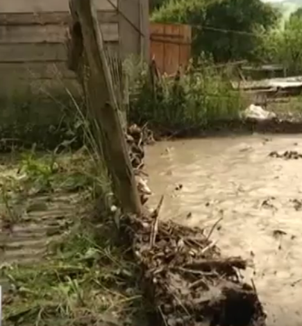 На Раховщине в течение двух часов выпала месячная норма осадков / ВИДЕО