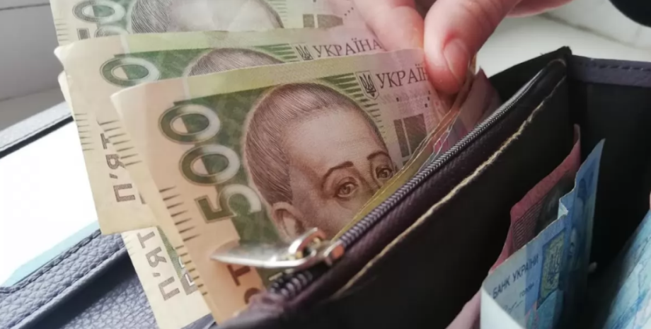 Українцям перерахували зарплати: яким фахівцям різко підвищили