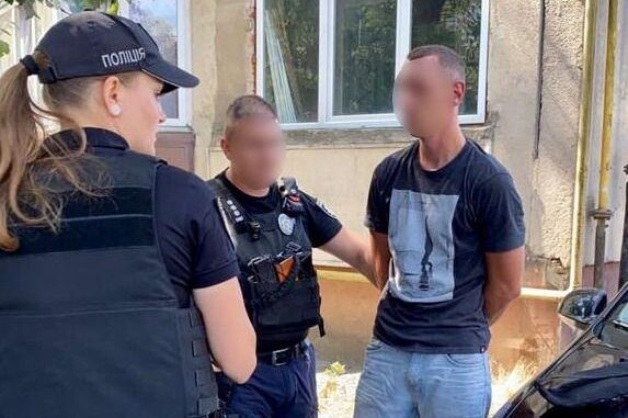 Вчора, 16 серпня, у Мукачеві затримали наркодилера.