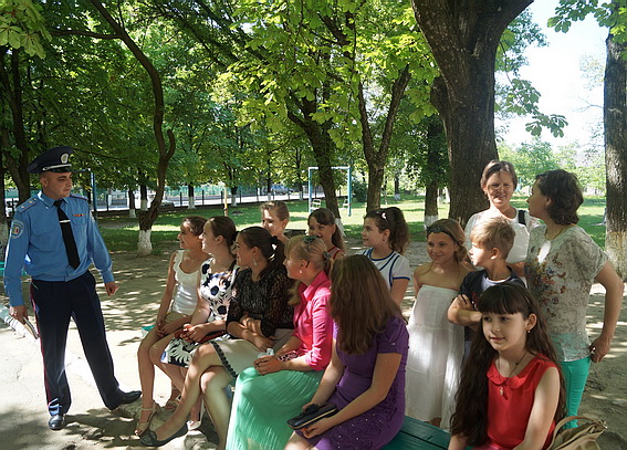 При Білківській школе в Иршавском районе действует лагерь отдыха для детей. Кроме самого отдыха, дети здесь еще и изучают в игровой форме иностранные языки.