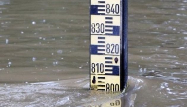 Рятувальники закликали громадян бути обережними через можливий підйом рівня води у річках на Закарпатті 8-9 березня.