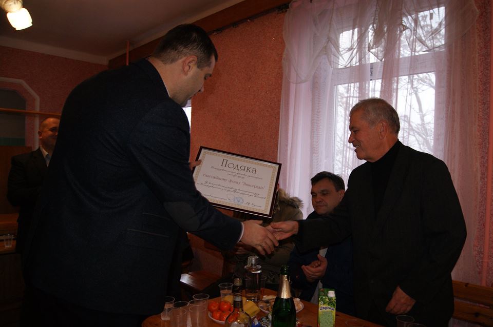Сьогодні влада Виноградівщини вшанувала волонтерські організації, які займаються цією благородною справою на теренах району.