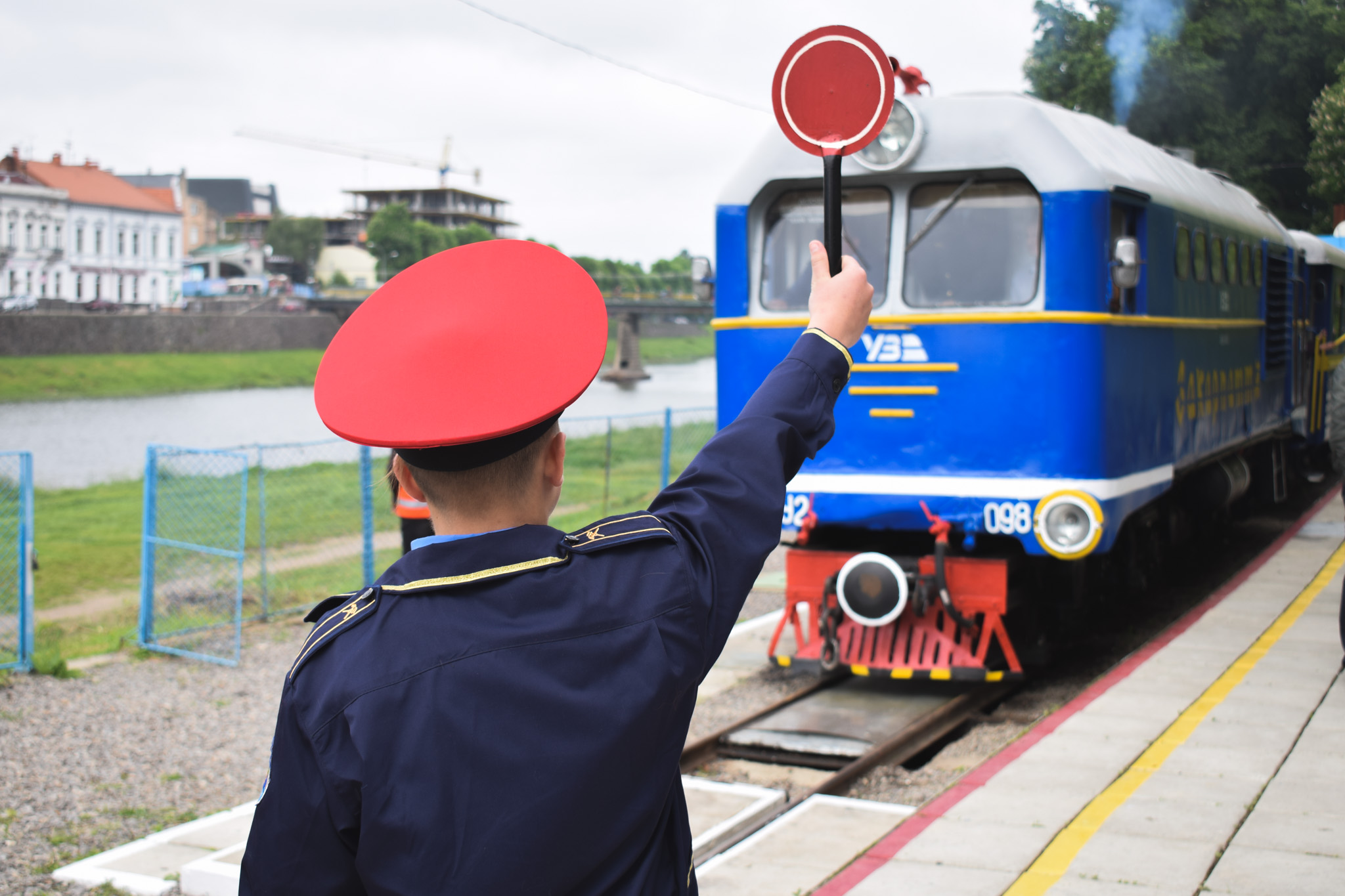 Как отметили в Закарпатской областной государственной администрации, железная дорога приостановила свою работу из-за ограничений, установленных для предотвращения распространения коронавируса.