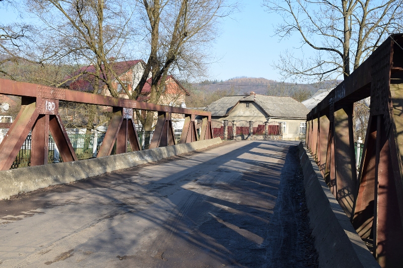 У цьому селі на Перечинщині і по сьогодні збереглася могила невідомому солдату – угорцю.