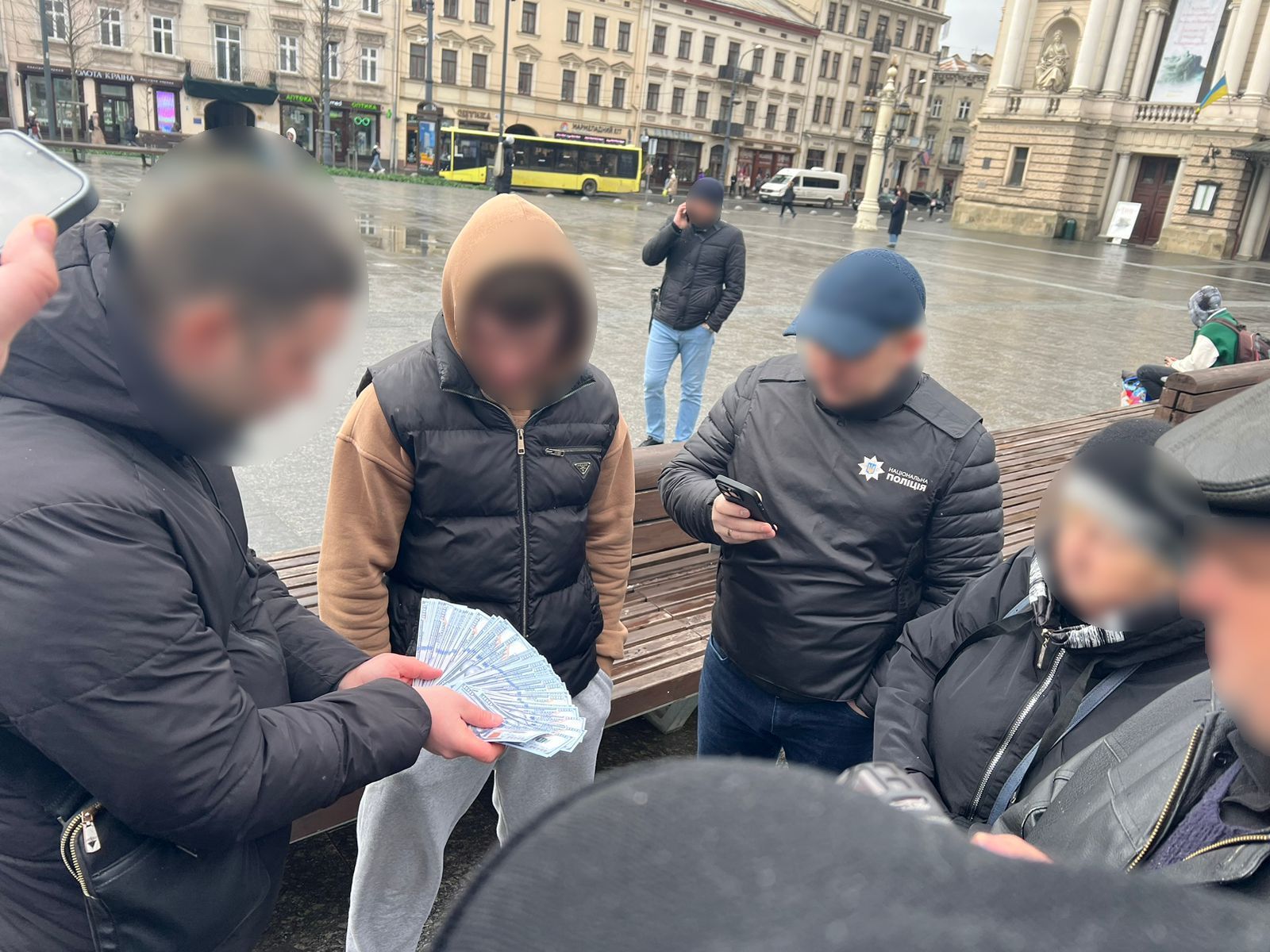 In Lviv region, operatives of the Lviv Border Guard Detachment, together with law enforcement officers, exposed a 19-year-old Lviv resident who organized a channel for the illegal transportation of persons across the state border.