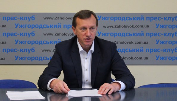 Богдан Андреев, который будет бороться за кресло мэра Ужгорода Сергеем Ратушняком, публично заподозрил конкурента в запугивании путем поджогов автомобилей.