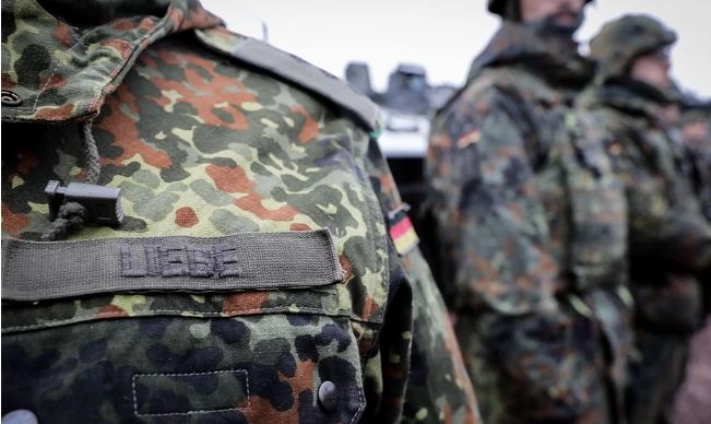 Нові правила набудуть чинності з 1 січня 2020 року і стосуватимуться солдатів Бундесверу у формі. Безкоштовно можна буде їздити як зі службовою метою, так і в приватних цілях.
