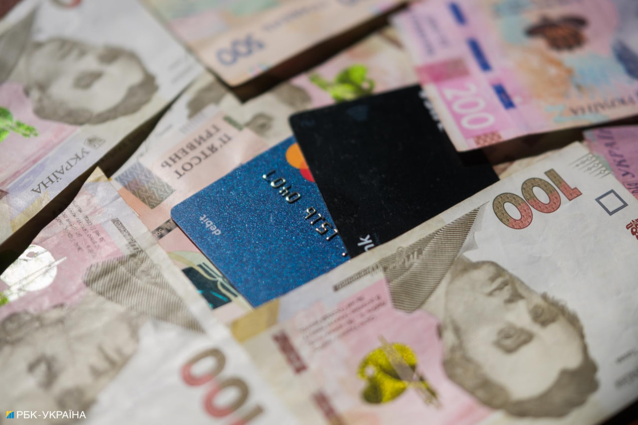 В Україні хочуть зробити перекази прозорими: експерт розповів, до чого готуватись