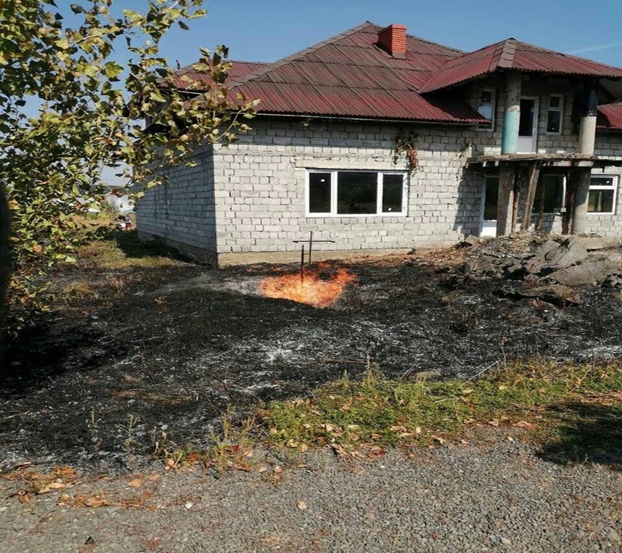 Виноградівський район потерпає від пожеж сухої трави.
