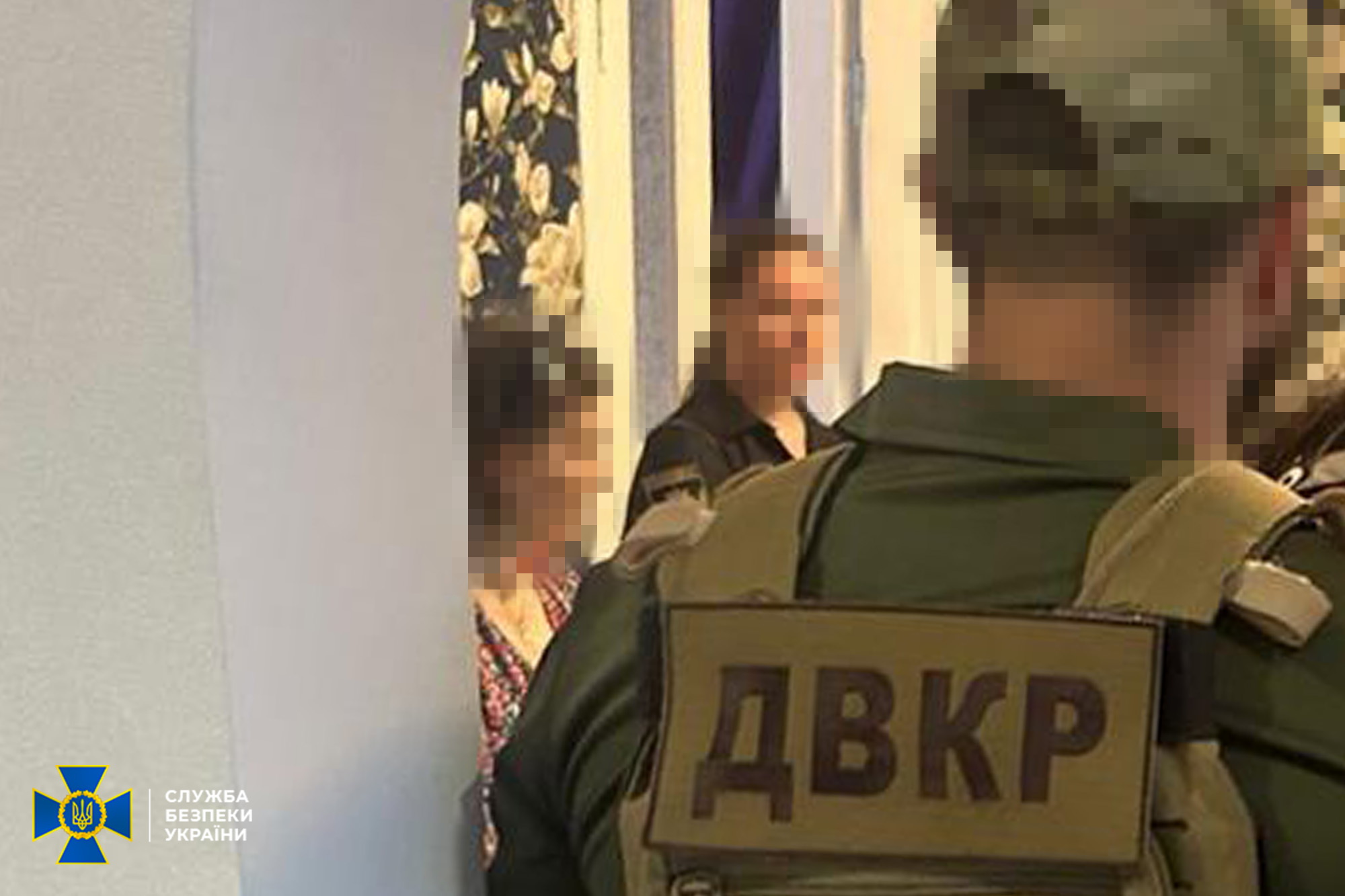 Малюнок до статті Заробляли на смерті воїнів: СБУ зловила подружжя, яке вимагало гроші у родин полеглих (ФОТО)%