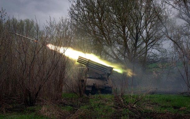 Ранее Вооруженные силы Украины отразили попытки штурма российских войск в направлениях Изюм - Барвенково и Изюм - Славянск.