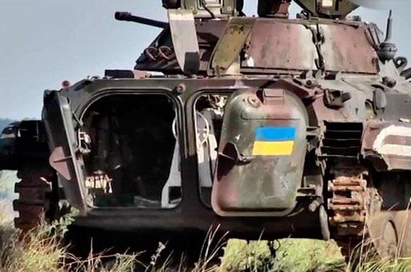 Унаслідок бойових дій на сході України протягом минулої доби один український військовослужбовець загинув, шестеро бійців отримали поранення.
