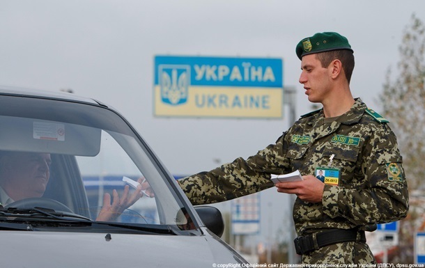 На Закарпатті активізували боротьбу з «піджаками» вручаючи порушникам закону повістки до військкомату