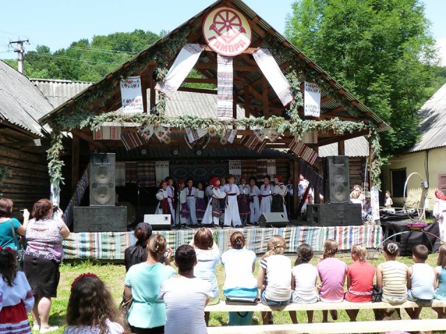 Фестиваль ковальського мистецтва та народних промислів «Гамора-2017» відбудеться 24-25 червня в селі Лисичово.
