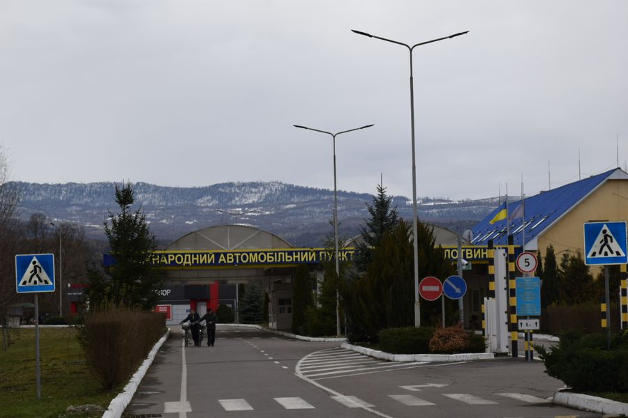 Впродовж тижня прикордонники Мукачівського загону припинили чотири спроби перетину кордону за «липовими» документами.