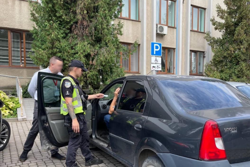 В Ужгороді та Мукачеві: відомо, чому поліцейські “ганяли” водіїв /ФОТО