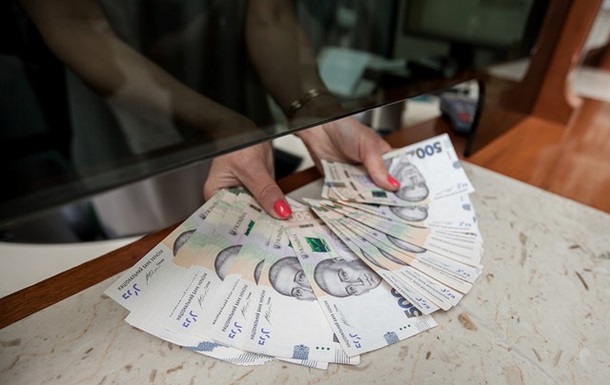 Середній житель України хотів би отримувати 19,3 тис. грн. У порівнянні з лютим 2018 року бажаний рівень зарплати зріс на 4899 грн.