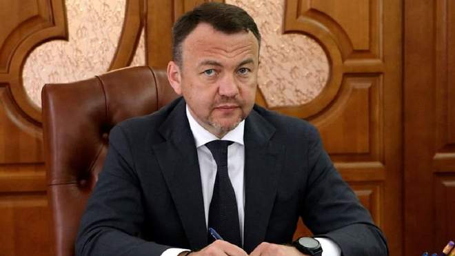 Голова Закарпатської обласної державної адміністрації Олексій Петров наполягає на посиленні карантину в Ужгороді через COVID-19, кажучи про критичну ситуацію в місті. 