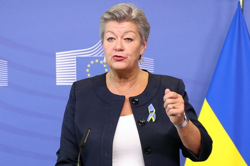 Комісар ЄС розповіла чи планує Європа висилати військовозобов’язаних українців на батьківщину