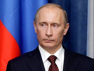 Президент Росії Володимир Путін під час прес-конференції також вперше негативно висловився про Януковича.
