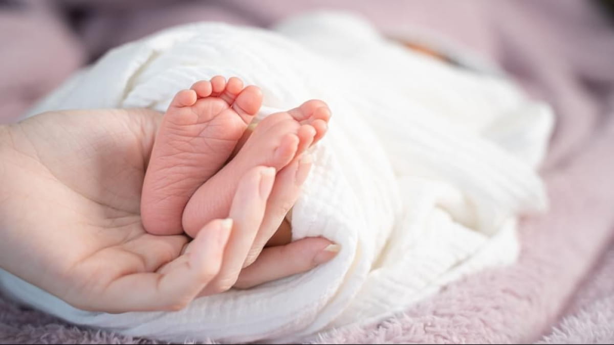 Жінці, яка втопила свою новонароджену доньку в унітазі, Тернопільський суд призначив півтора роки умовного терміну. 