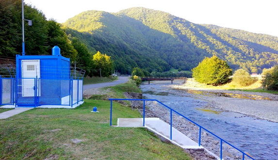 Проект впроваджується за партнерства угорської Верхнє-Тисайської Дирекції водного господарства, Виноградівського міжрайуправління водного господарства, Виноградівської РДА та ГО 