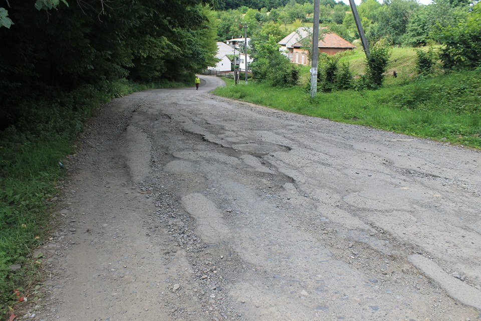 Визначено переможця тендеру на здійснення поточного середнього ремонту автомобільної дороги С 070313 (під'їзд до села Мала Копаня). 