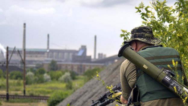 На Мариупольском направлении боевики били из танка