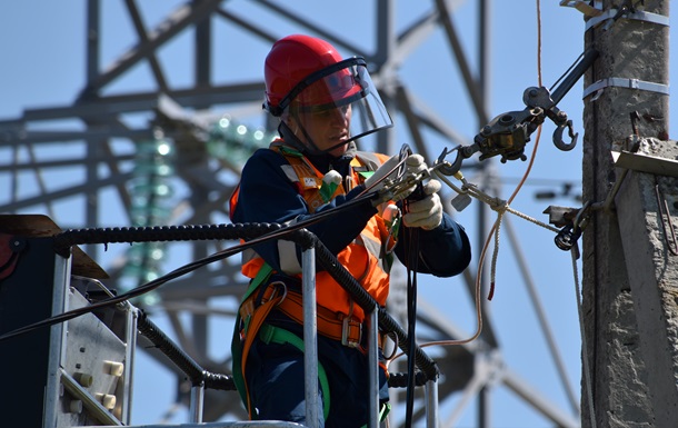 Після проведення перевірок НКРЕКП деякі обленерго в Україні виправили помилки і своєчасно попереджають споживачів про відключення електроенергії.