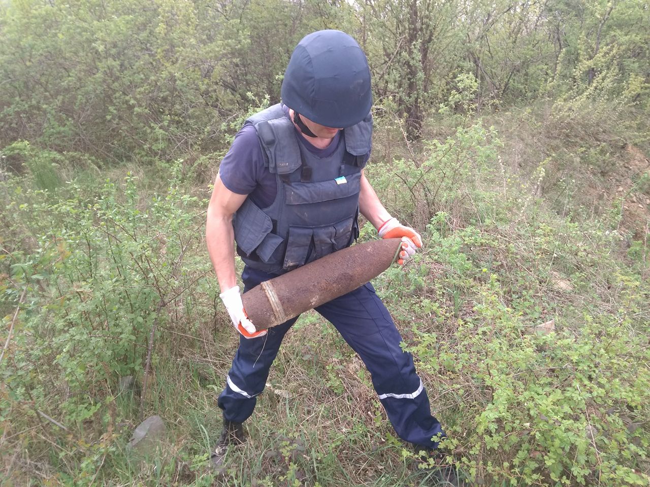 16 травня о 11:24 до Служби порятунку 101 повідомили, що у селі Рокосово, Хустського району, за межами населеного пункту, знайдено металевий предмет, зовні схожий на артилерійський снаряд.

