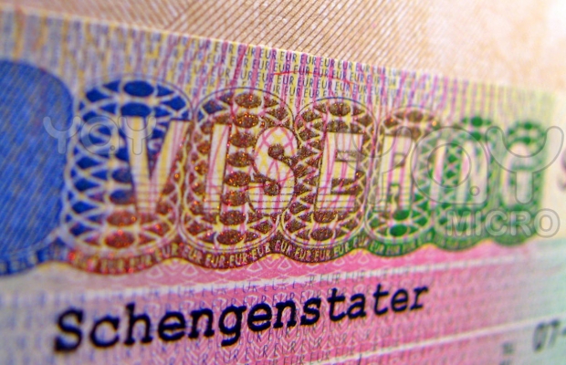 З 23 червня в дипломатичних представництвах і консульських установах країн-членів ЄС в Україні вводиться обов'язкова процедура збору біометричних даних при оформленні шенгенських віз.