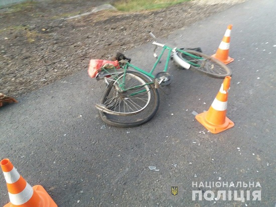 У селі Страбичово  Мукачівського району водій автомобіля здійснив наїзд на велосипедиста. 
