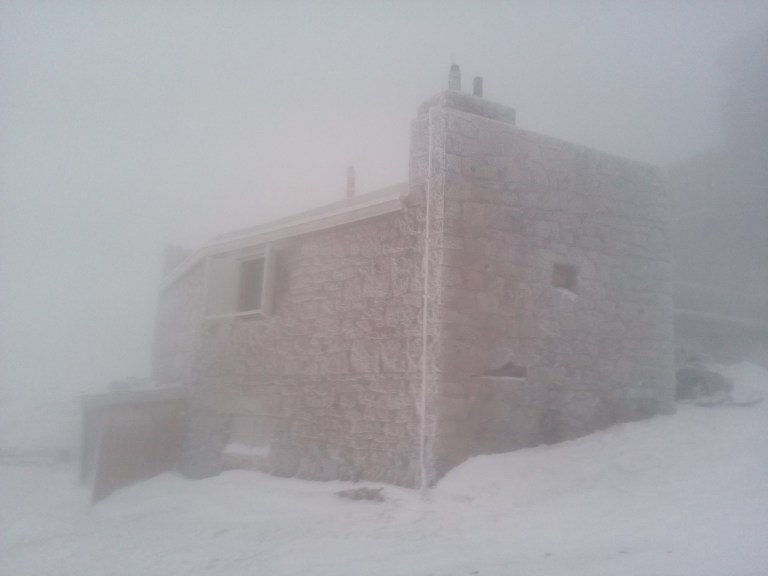 На горі Піп Іван Чорногірський видимість обмежена до 30 метрів.