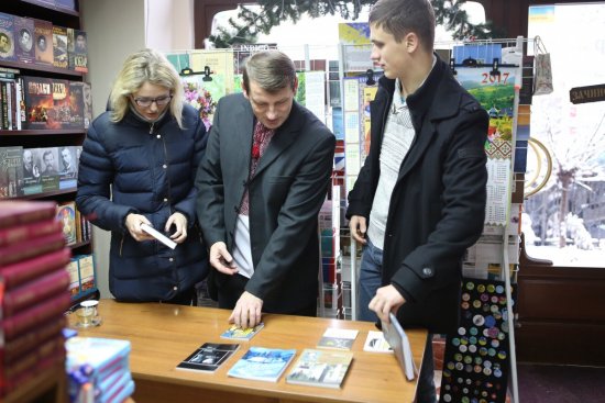 В Ужгороді реалізують всесвітньовідомий проект "Письменник за прилавком"