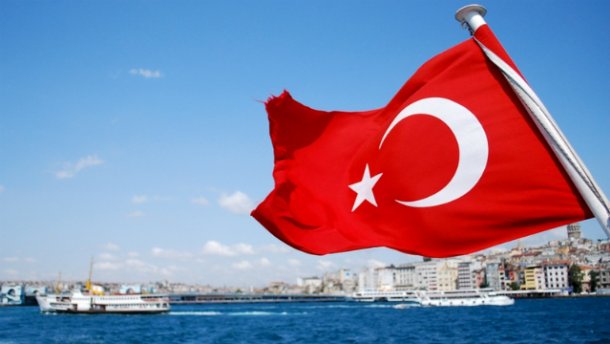 В суботу, 29 квітня, в Туреччині звільнені з роботи понад 3,9 тис. держслужбовців, військових і правоохоронців. 