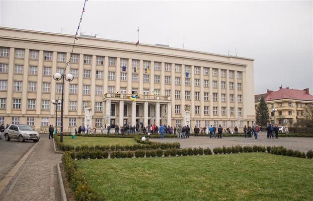 29 марта участников открытой экскурсии поведеть в бывшее здание Земского правительства, то есть современную Закарпатскую областную государственную администрацию.