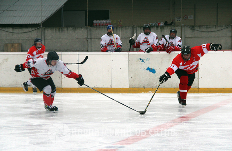 На днях стартовал VI хоккейный сезон Закарпатья.